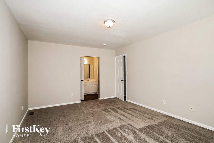 Building Photo - 11228 Quiet Wood Ct