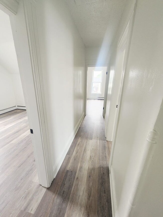 Building Photo - Fully Remodeled 5BR Home with 3-Car Garage...