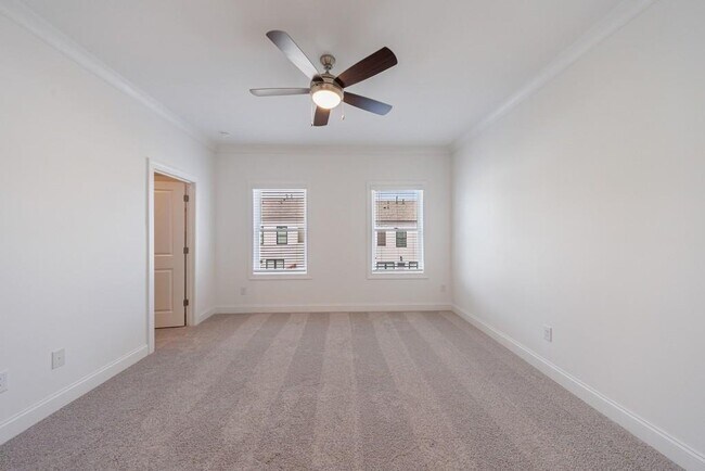 Building Photo - 510 Healy Dr