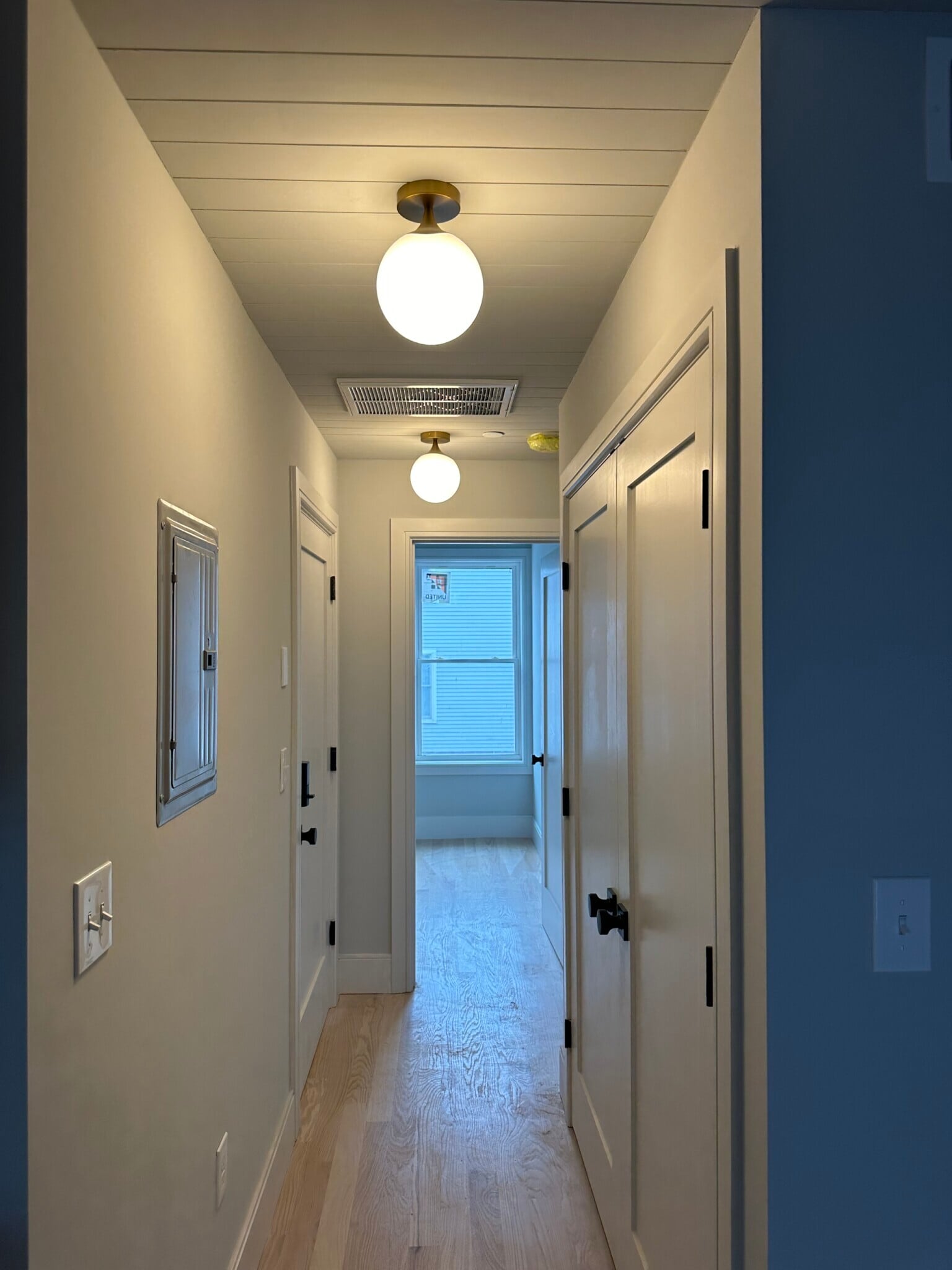 Building Photo - 183 Maverick St