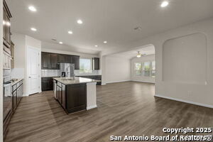 Building Photo - 6595 Mason Vly