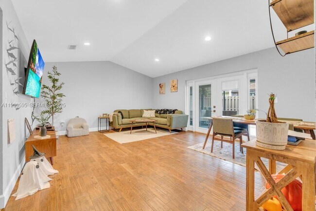 Building Photo - 1499 Yellowthroat St