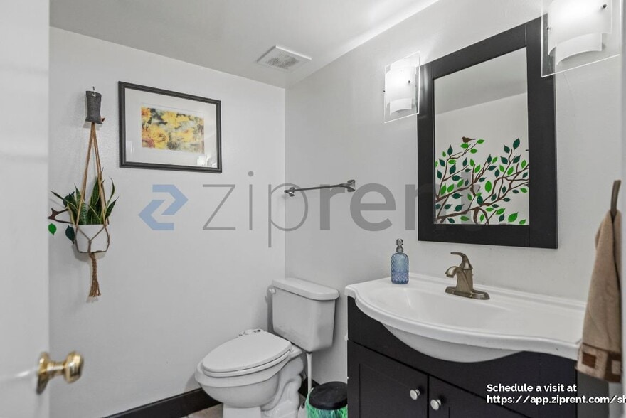 Building Photo - 6090 Calle De Amor