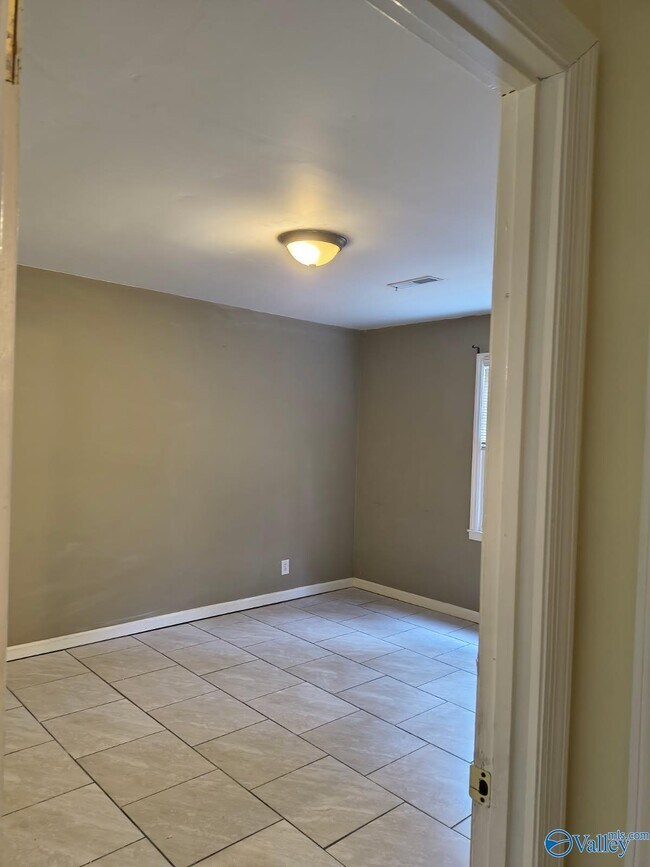 Building Photo - 6206 Friar Tuck Dr NW