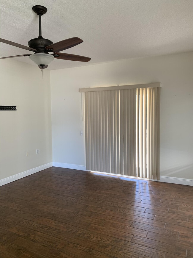 Building Photo - 8949 Camelot Pl