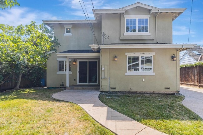 Building Photo - 130 Heather Ln