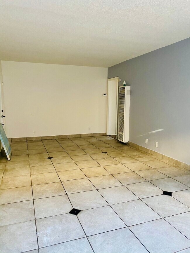 Building Photo - 12711 Pacific Ave