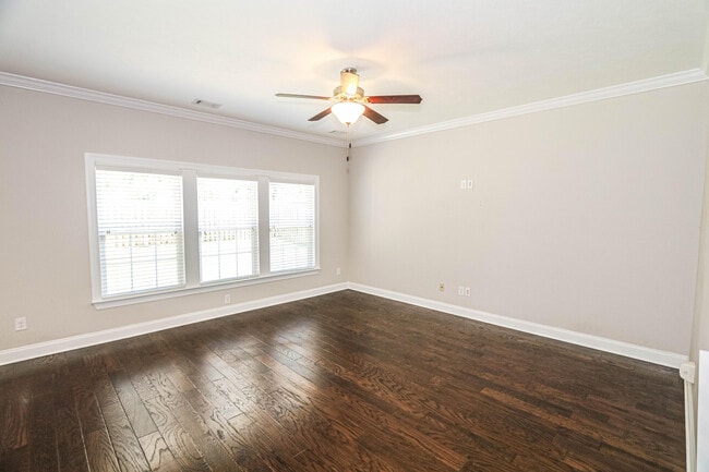 Building Photo - 987 Glenhaven Dr