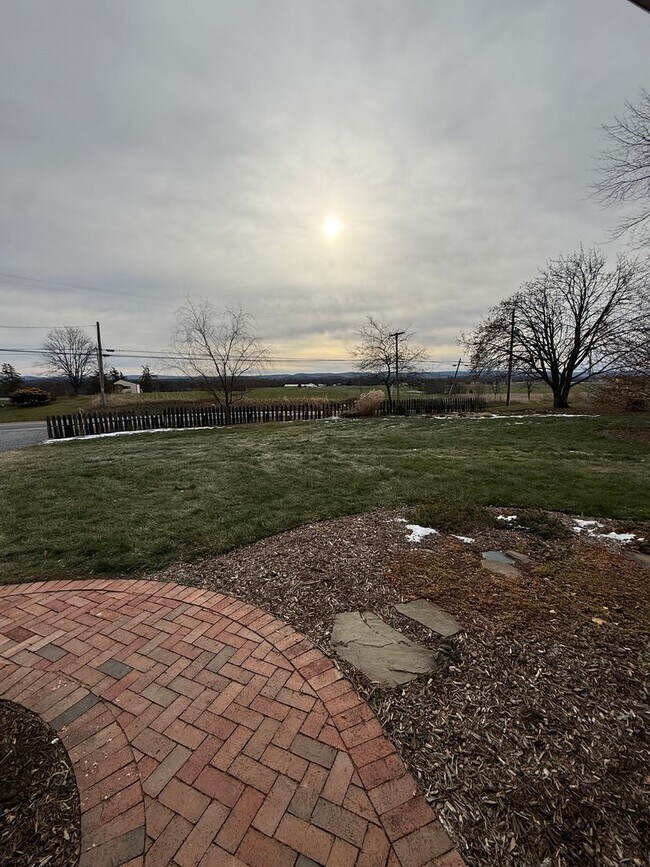 Building Photo - 558 Shippensburg Rd