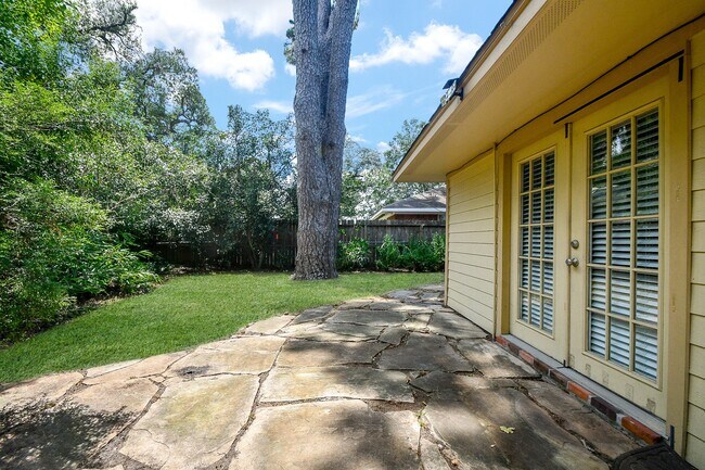 Building Photo - 5209 De Milo Dr