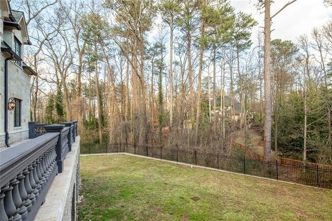 Building Photo - 35 Mt Paran Rd NW