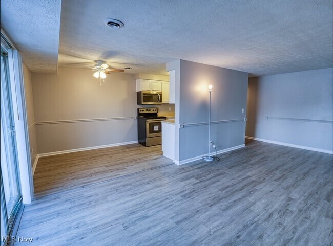 Building Photo - 4383 Inner Cir Dr