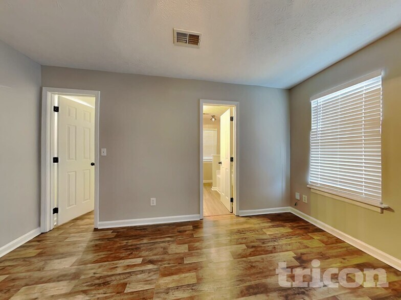 Building Photo - 270 Hayward Ln