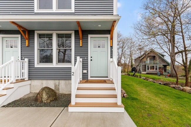 Building Photo - 26 Lyndale Ave