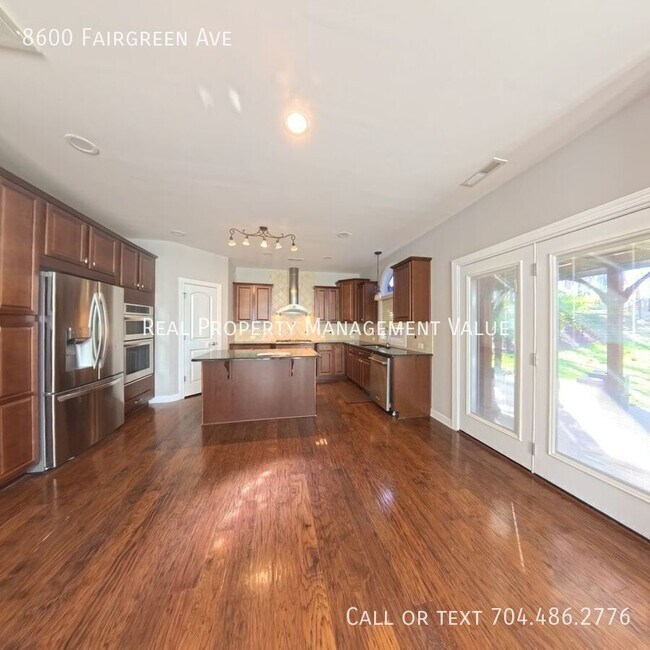 Building Photo - 8600 Fairgreen Avenue