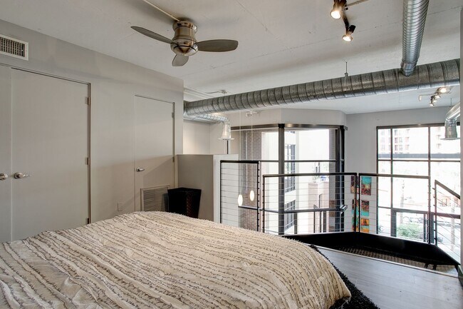 Building Photo - Heart of Old Town!!  Lofted Furnished Rental.  2 Parking Spots. Modern Living Resort!!  Front doo...