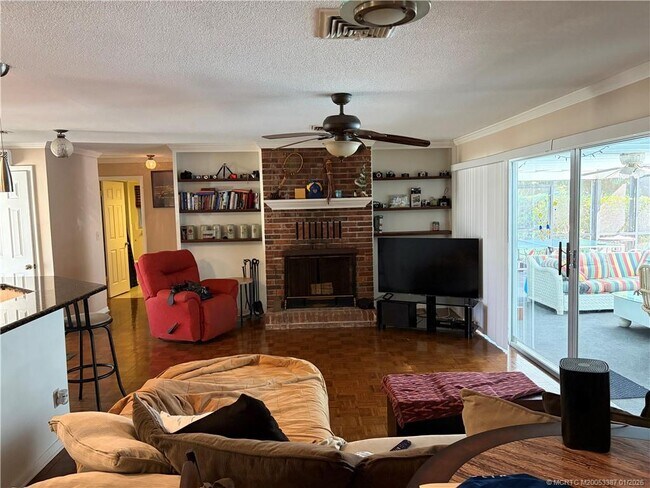 Building Photo - 1346 NW Pine Ridge Trail