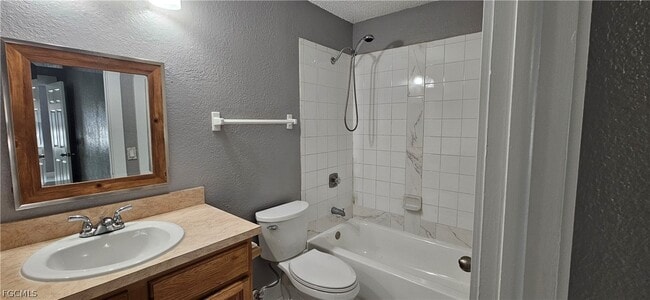 Building Photo - 606 SE 13th Ct