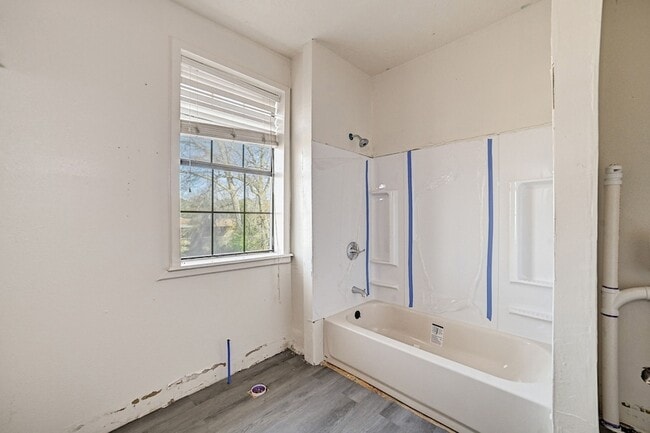 Building Photo - 411 Kaufman St