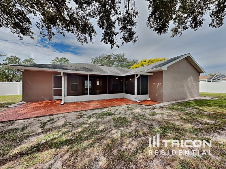 Building Photo - 8421 Bay Dr