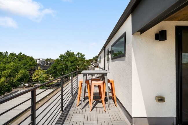 Building Photo - Luxury 4BD, 5BA Duplex in LoHi with Covered Rooftop Deck