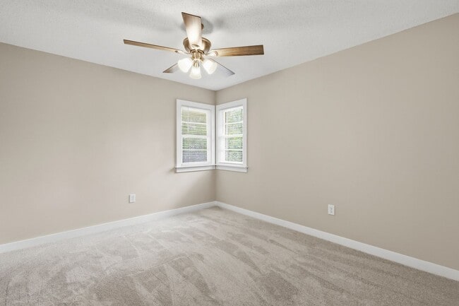 Building Photo - 3 bed/2.5 bath home FOR RENT!!