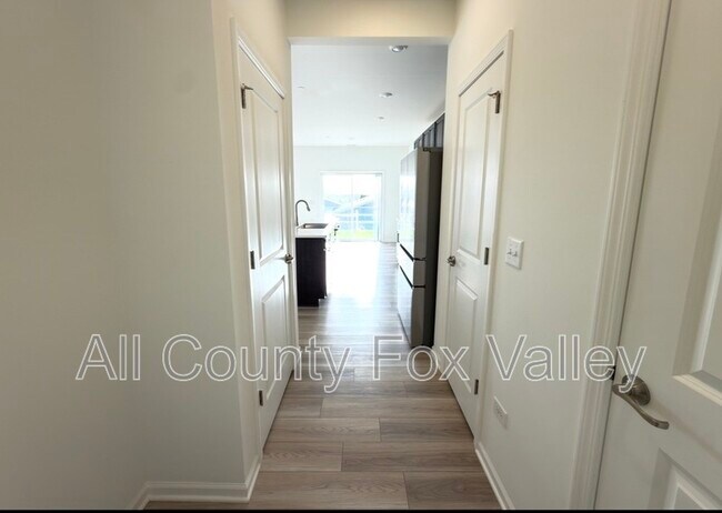 Building Photo - 1135 White Oak Cir