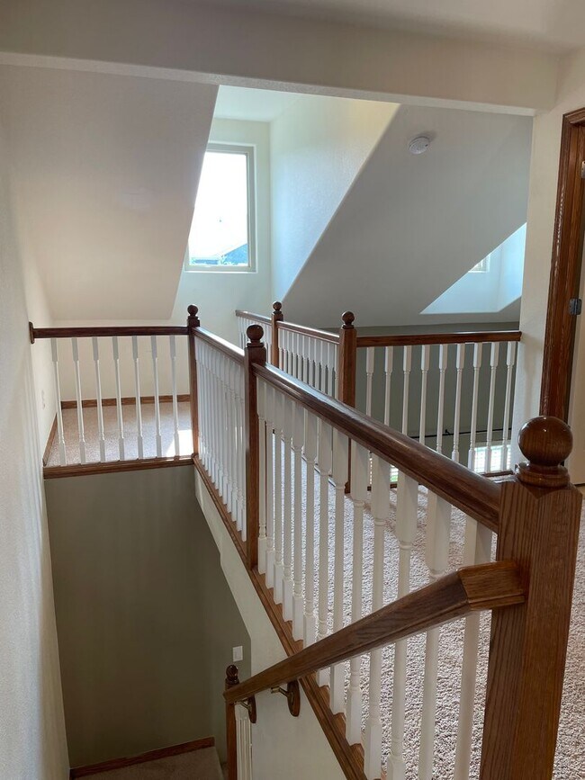 Building Photo - 3545 Big Ben Dr