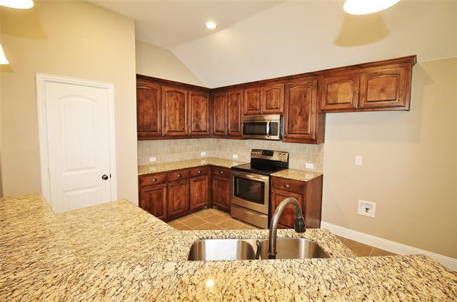 Building Photo - 222 Chimney Rock Dr