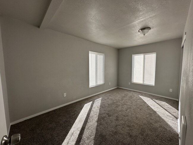 Building Photo - Remodeled 2 bedroom home in Myrtle Creek