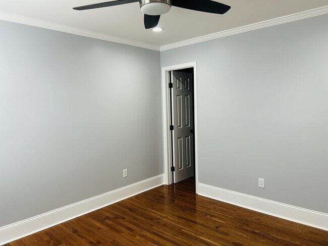 Building Photo - 305 Claybrooke Dr