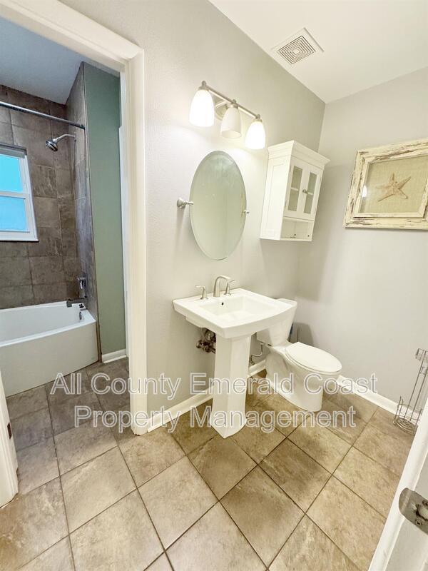 Building Photo - 506 Trenton St