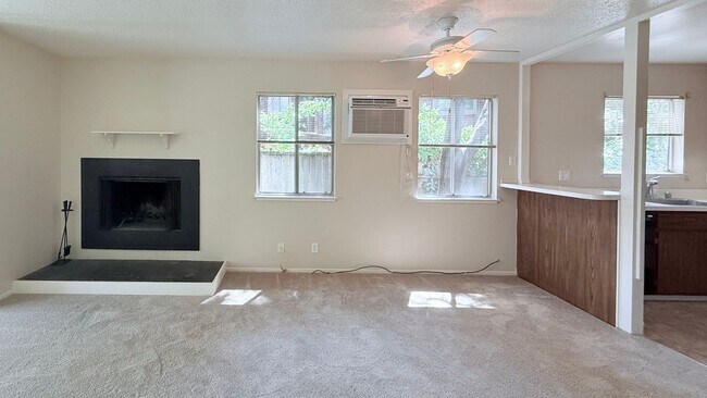 Building Photo - 929 Dewing Ave