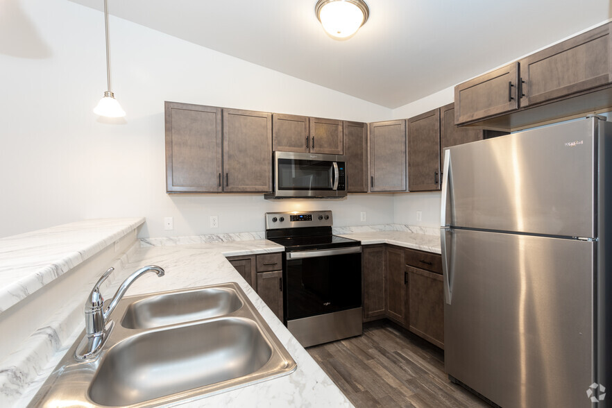 1BR, 1BA - 660SF - Red Rock Apartments