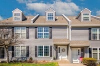 Building Photo - 4 Bedroom 2 Bath Townhome in Exton Station
