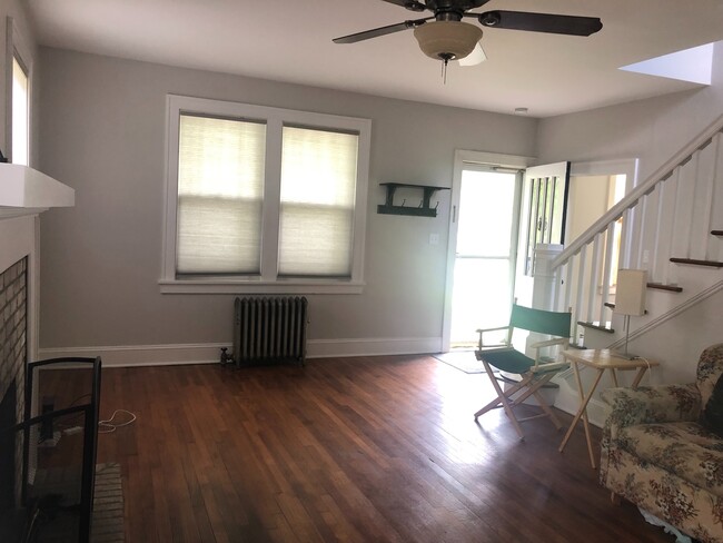 Building Photo - Convenient North location - 3 bedroom, 2 b...