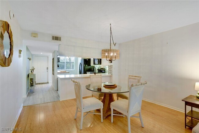 Building Photo - 285 Naples Cove Dr