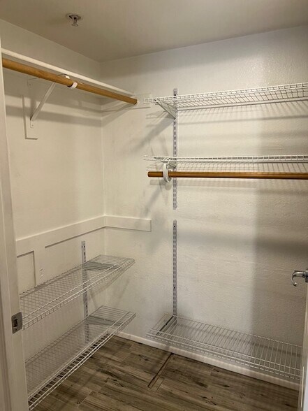 Building Photo - 9990 N Scottsdale Rd