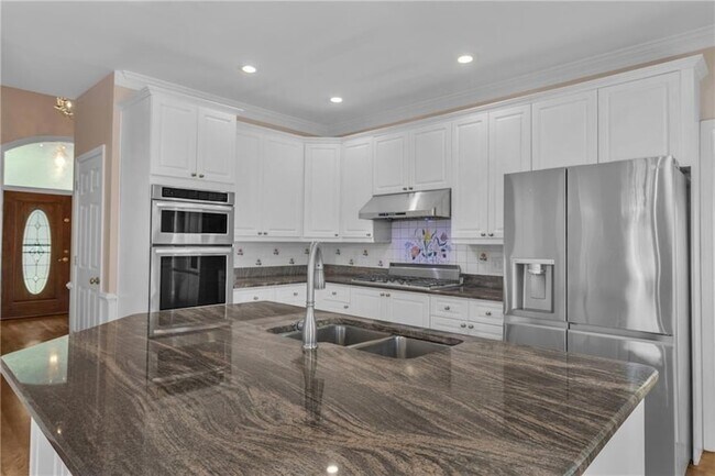 Building Photo - 915 Chipley Ct NE