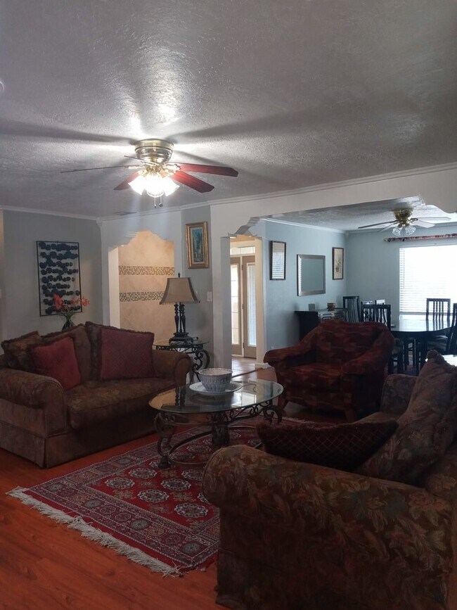 Building Photo - RIO RANCHO-FOUR BEDROOM HOUSE-Furnished