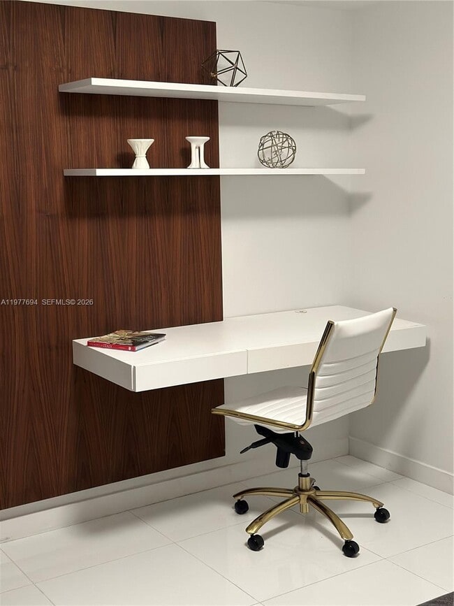 Building Photo - 200 S Biscayne Blvd