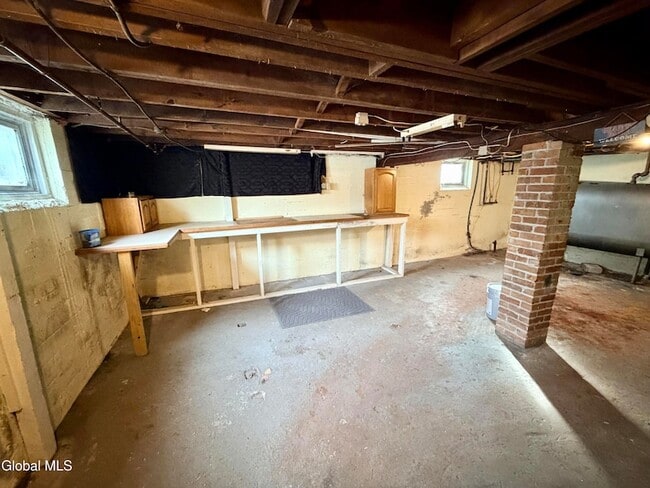 Building Photo - 39-41 Roosevelt Road Unit