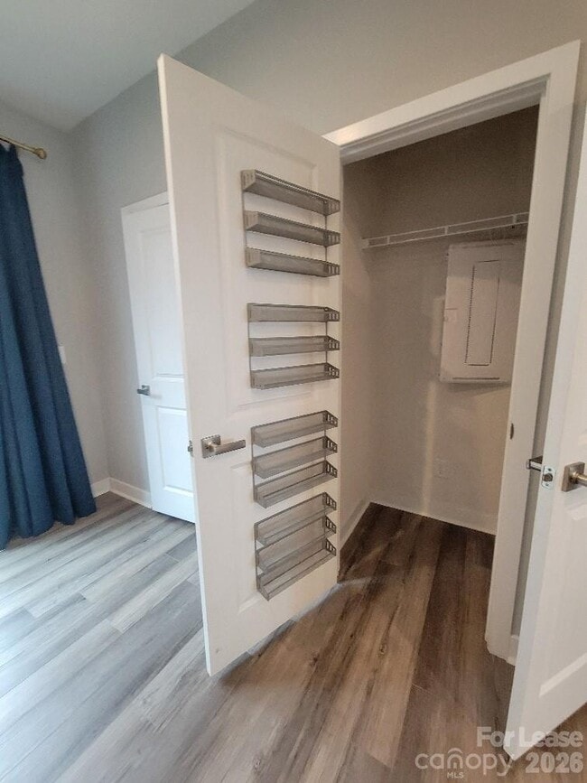 Building Photo - 3633 S Tryon St