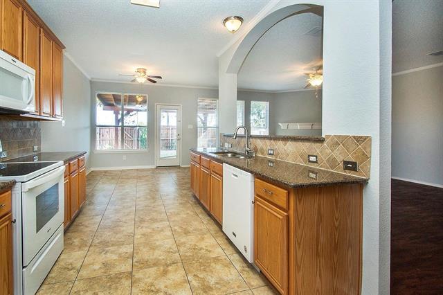 Building Photo - 406 Leameadow Dr