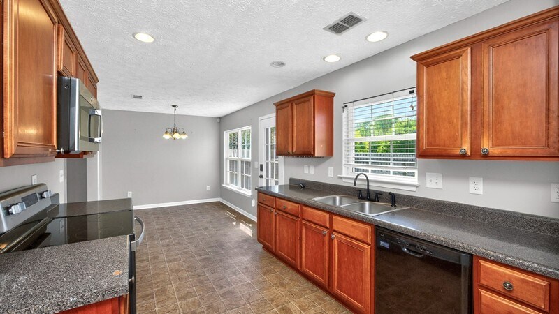 Building Photo - 4041 Sequoia Trail