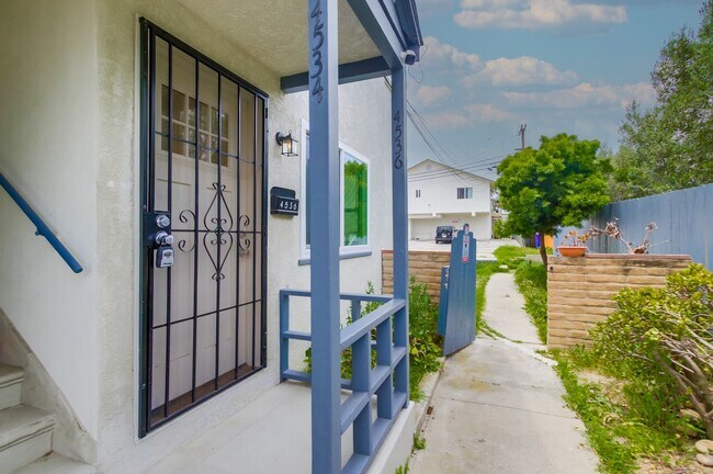 Building Photo - Updated 2-Bed Condo in Prime North Park