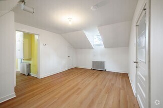 Building Photo - Quaint 1 Bedroom/1 Bathroom Cottage Style ...