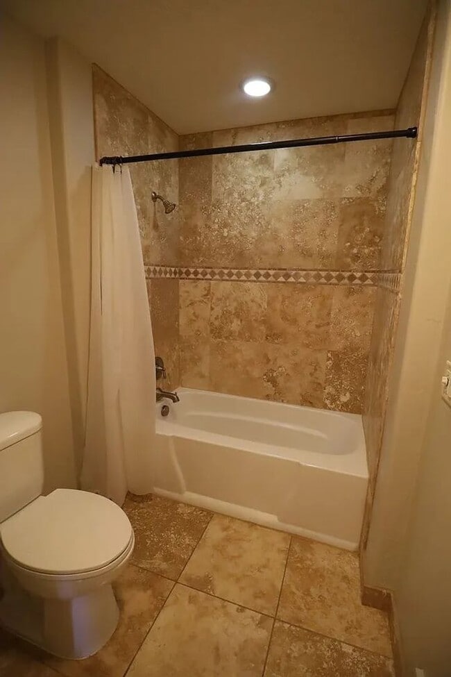 Building Photo - 1/2 off 1st months rent! Close to Utah State University Equestrian Park!
