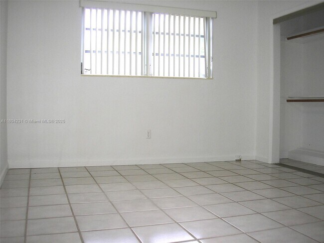 Building Photo - 11111 SW 78th Ct