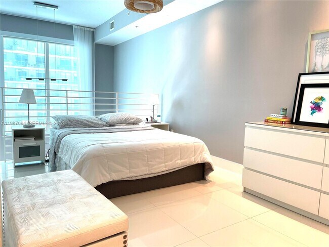 Building Photo - 60 SW 13th St